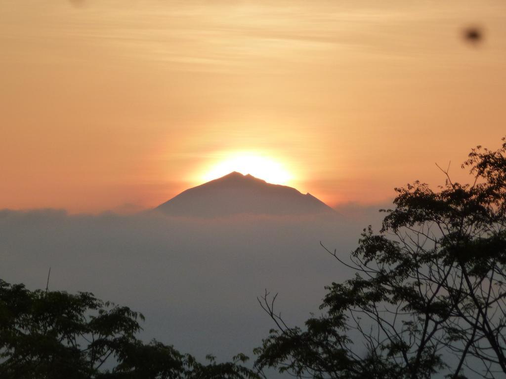 Sang Giri Mountain Tent Resort By Ahm Jatiluwih Buitenkant foto